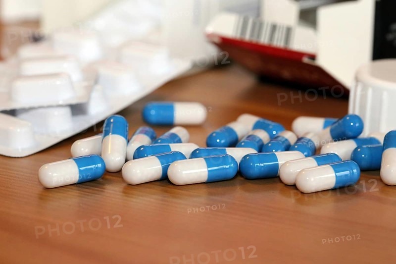 Close-up of different pharmaceutic pills and tablets (Close-up of different pharmaceutic pills and tablets)