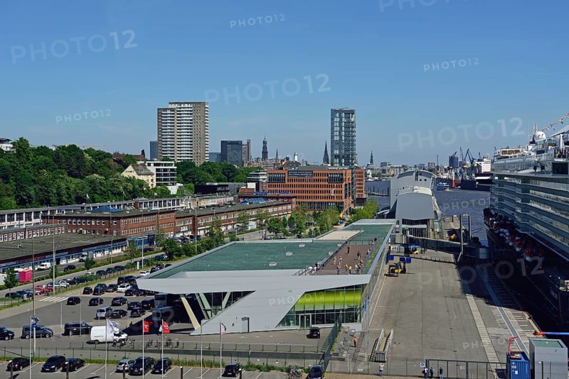 Europe, Germany, Hamburg, Elbe, Cruise Center Altona, passenger ship, in the background Palmaille and Kristall Tower, 72 metres, Hamburg, Hamburg, Federal Republic of Germany, Europe