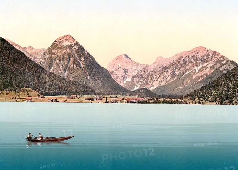 Der Achensee, Blick auf Pertisau, Tyrol, ehemals Österreich-Ungarn, heute Österreich, um 1890, Historic, digitally restored reproduction from a 19th century original, The lake Achensee, looking to Pertisau, Tyrol, former Austro-Hungary, today Austria, 1890, Historic, digitally restored reproduction from a 19th century original