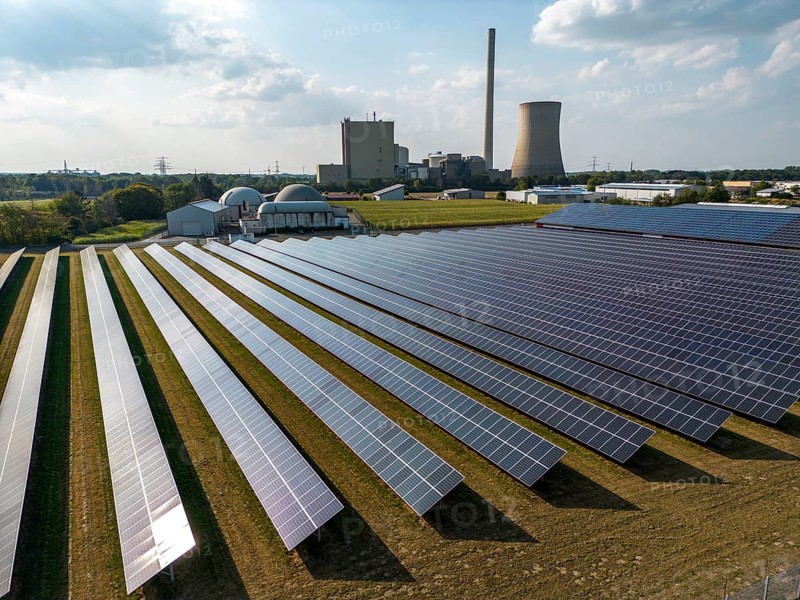 The Heyden power plant, coal-fired power plant, which was shut down in July 2021 and kept as a grid reserve and will be temporarily reconnected to the grid at the end of August 2022 as part of the energy crisis, photovoltaic system and biogas plant in the neighbourhood, Petershagen, North Rhine-Westphalia, Germany, Europe
