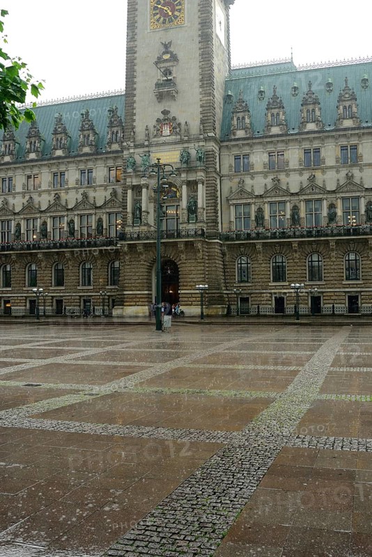 Europe, Germany, Hamburg, Rathausmarkt, Rain, Europe