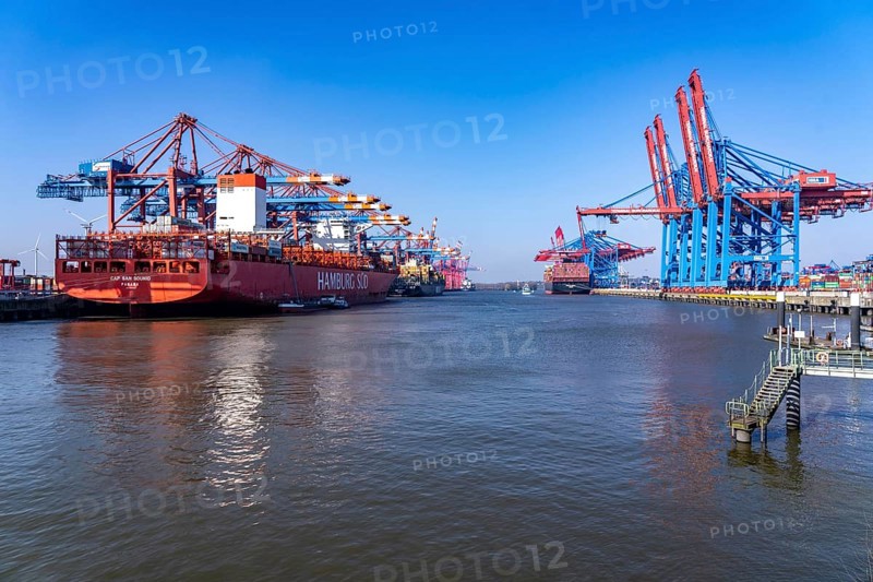 Port of Hamburg, Waltershofer Hafen, EUROGATE Container Terminal, container freighter Cap San Sounio, shipping company Hamburg Süd, MSC container ship MSC Soraya, Hamburg, Germany, Europe