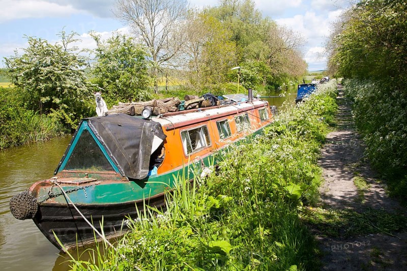 Kennet and Avon canal stretch between All Cannings and Alton Barnes, Vale of Pewsey, Wiltshire, England, United Kingdom, Europe