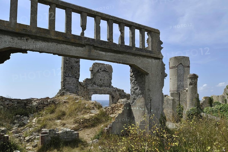 Ruins of the Manoir de Coecilian of the French poet Saint-Pol-Roux, Paul-Pierre Roux in Camaret-sur-Mer, Brittany, France, Europe