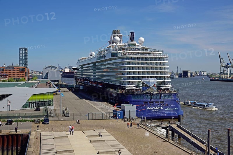Germany, Hamburg, harbour, cruise ship, Mein Schiff 6, Europe
