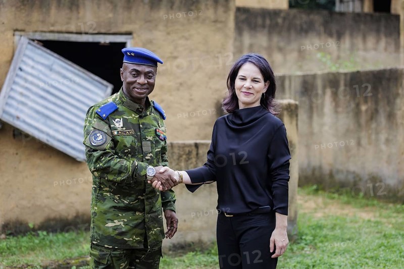 General Joseph Kouame Allah and Annalena Bärbock (Alliance 90/The Greens), Federal Foreign Minister, during a visit to the International Academy for Combating Terrorism (Academie internationale de lutte contre le terrorisme, AILCT) in Abidjan, 16 July 2024