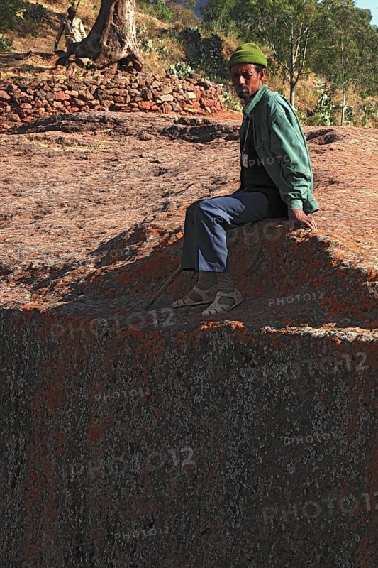 Rock churches in Lalibela, pilgrims visit the rock church of St George, Bete Kiddus Georiys, Bete Ghiorgis-Church, Ethiopia, Africa
