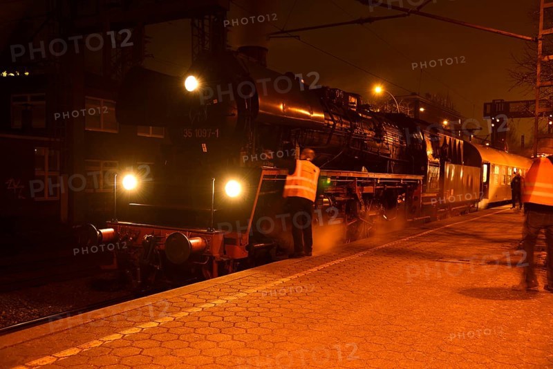 Europe, Germany, Hamburg, steam locomotive 35 1097-1, built in 1959 for the GDR Reichsbahn, night stop in Hamburg Harburg, 2 March 2019, Hamburg, Hamburg, Federal Republic of Germany, Europe