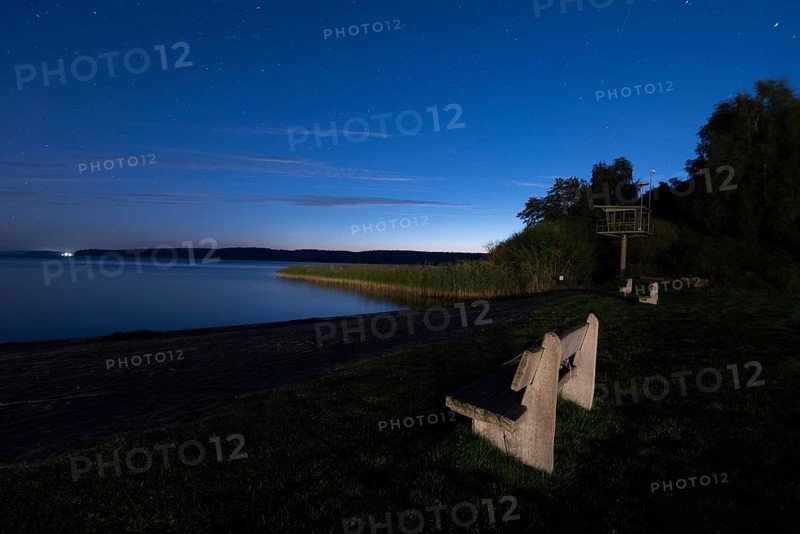 Lake Plau, shore with bench, Beech Resort, Ganzlin, Mecklenburg-Western Pomerania, Germany, Europe
