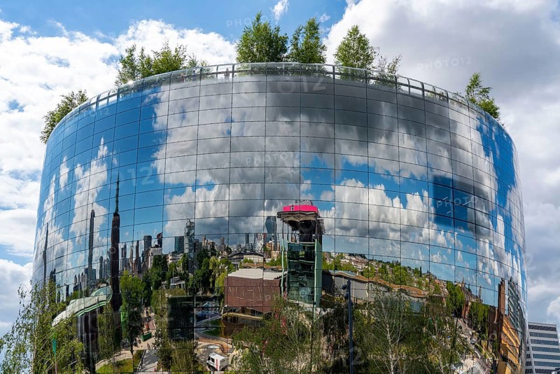 The Boijmans Van Beuningen depot in Rotterdam, show depot of the Boijmans Van Beuningen art museum, over 15, 000 exhibits that are not on display in the museum are presented here, exterior façade with 1664 curved reflective glass panes, birch forest on the roof, Netherlands