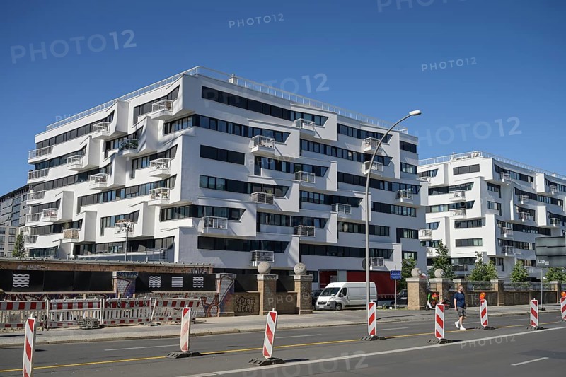 New buildings, Wave waterside living berlin, Stralauer Allee, Osthafen, Friedrichshain, Friedrichshain-Kreuzberg, Berlin, Germany, Europe