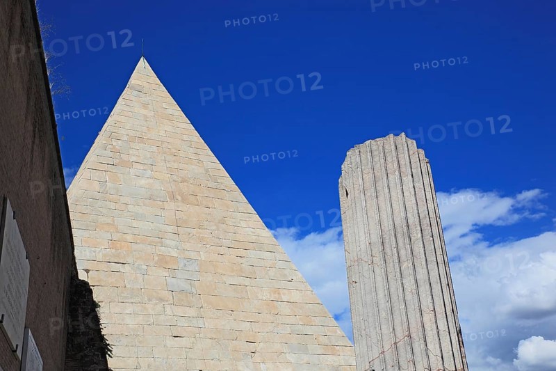 Cestius Pyramid, Pyramid of Caius Cestius, Piramide Cestia, Piramide di Caio Cestio, Tomb of the Roman praetor and tribune Gaius Cestius Epulo, Rome, Italy, Europe