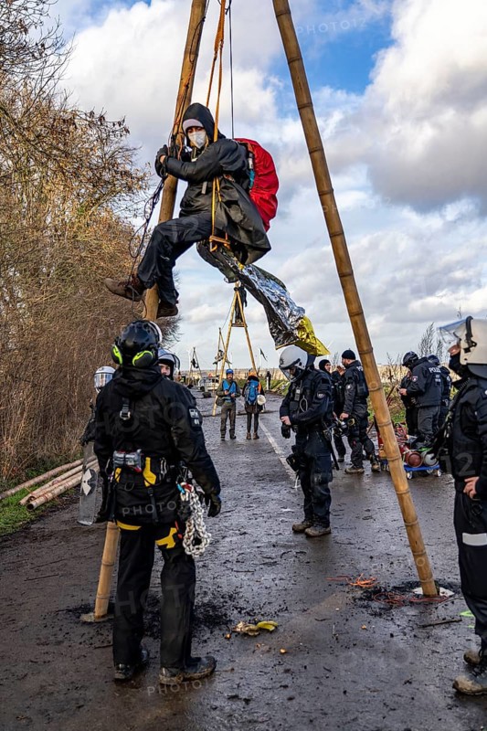 Beginning of the eviction of the Lützerath hamlet, camp of climate activists and squatters, at the Garzweiler 2 opencast lignite mine, by the police, Erkelenz, North Rhine-Westphalia, Germany, Europe