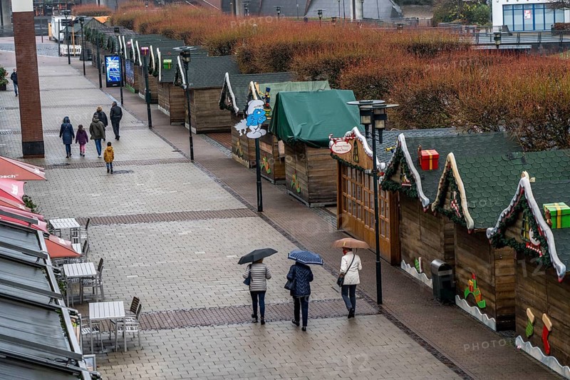 The Christmas market at the Centro shopping centre, set up but closed due to the 2nd lockdown during the coronavirus crisis in November 2020, Oberhausen North Rhine-Westphalia, Germany, Europe