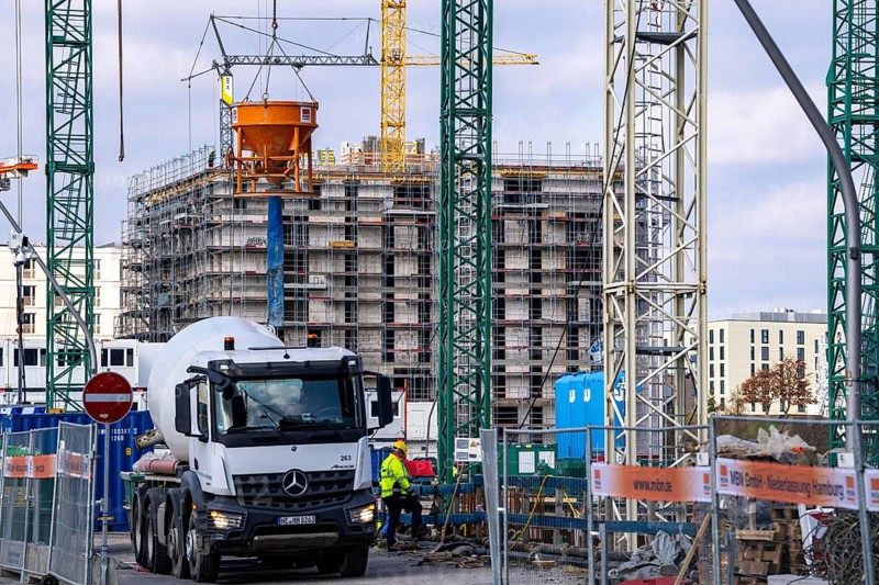 Construction sites in the east of Hafencity Hamburg, office building, new district on the Elbe, on the site of the former free harbour, residential units for 14, 000 people, 3, 000 hotel beds, 45, 000 jobs, Hamburg, Germany, to be built here by the 2030s, Europe