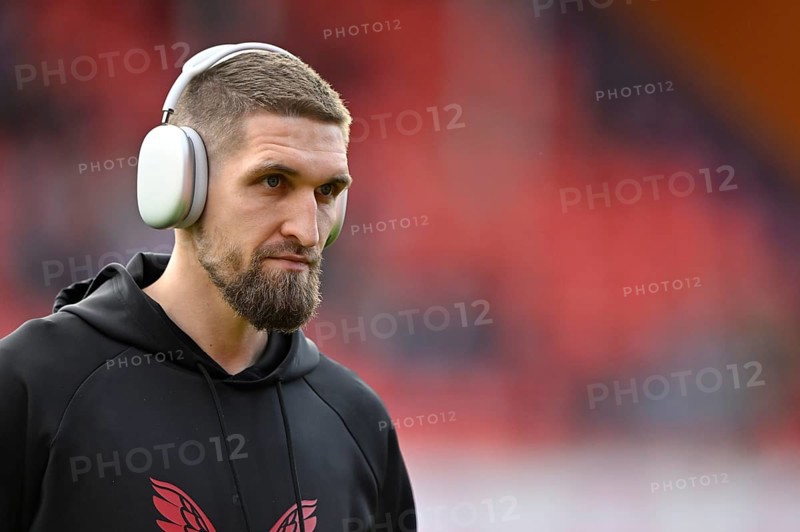Robert Andrich Bayer 04 Leverkusen (08) with headphones, Portrait, Voith-Arena, Heidenheim, Baden-Württemberg, Germany, Europe