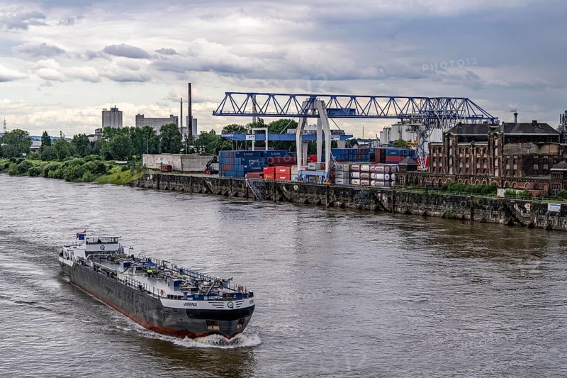Container terminal in the Rhine port of Krefeld, inland port, 4th largest public port in North Rhine-Westphalia, trimodal handling of goods, goods, containers, general cargo, North Rhine-Westphalia, Germany, Europe