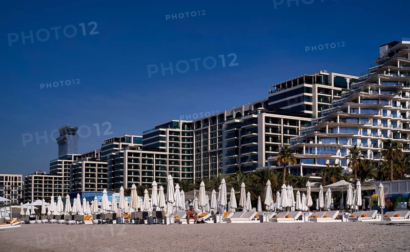 Beach in front of Hotel Hilton Dubai Palm Jumeirah, behind Hotel The View At The Palm, Nakheel West Beach, The Palm Jumeirah, Dubai, United Arab Emirates, VAR, Asia