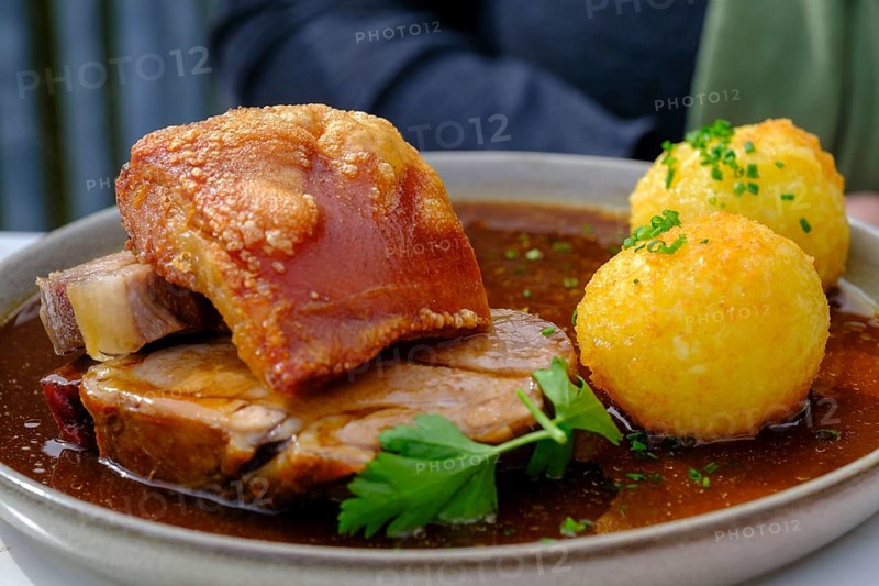 Bavarian roast pork with dumplings, food, Gasthaus Pflegersee, Kramerplateauweg, Garmisch-Partenkirchen, Werdenfelser Land, Upper Bavaria, Bavaria, Germany, Europe