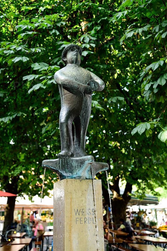 Europe, Germany, Bavaria, state capital Munich, City, Viktualienmarkt, monument, bronze sculpture, fountain, Weiß Ferdl, folk actor, Hamburg, Hamburg, Federal Republic of Germany, Europe