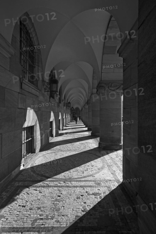 Arcade of the Nuremberg Higher Regional Court, built in the German Renaissance style, 1909-1916 according to plans by the architect Hugo von Höfl, Fürther Strasse 110, Nuremberg, Middle Franconia, Bavaria, Germany, Europe