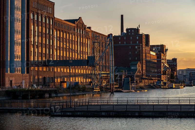 The inner harbour, in Duisburg, building Küppersmühle, and Werhahn-Mühle on the right, North Rhine-Westphalia, Germany, Europe