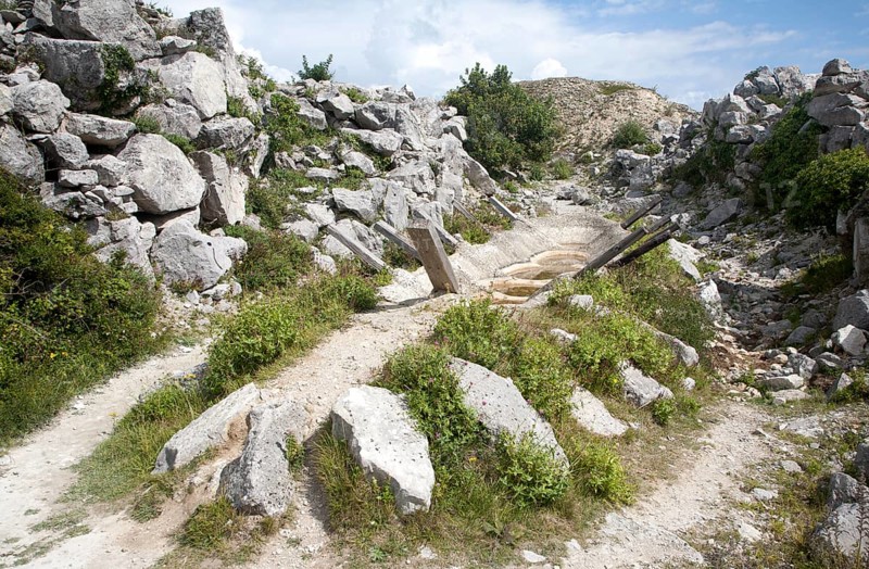 Stone sculpture shaped like a boat in Tout Quarry, Isle of Portland, Dorset, England, United Kingdom, Europe