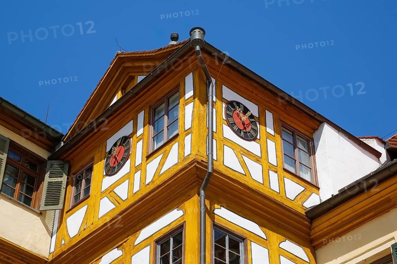 Half-timbered building, clock, window, clock face, hands, time, Hohentübingen Castle, Museum of the University of Tübingen MUT, university institution, historical building, place of learning, Renaissance complex built in the 16th century, in the castle courtyard, Eberhard Karls University of Tübingen, Tübingen, Baden-Württemberg, Germany, Europe