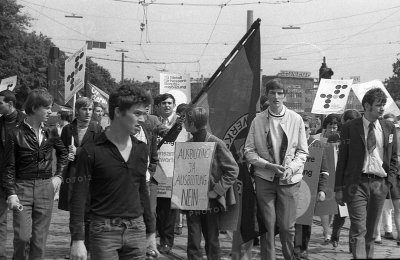 DEU, Germany, Dortmund: Personalities from politics, business and culture from the years 1965-71, Cologne. DGB demonstration for better education, apprenticeships and against youth unemployment ca. 1965, Europe