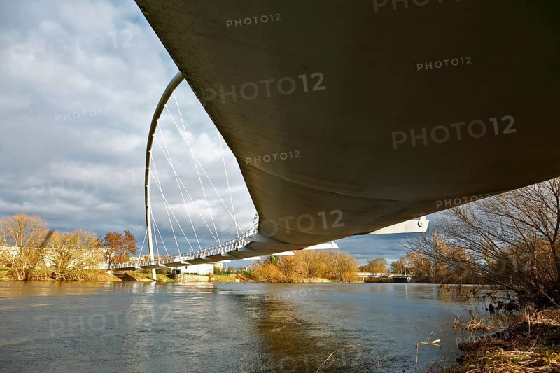 Cantilever pedestrian bridge over the River Mulde near Dessau, arch bridge, modern architecture, Middle Elbe Biosphere Reserve, Dessau-Roßlau, Saxony-Anhalt, Germany, Europe