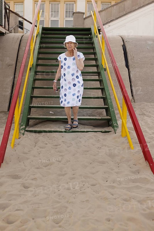 Elderly tourist on the island of Borkum, 21.07.2024