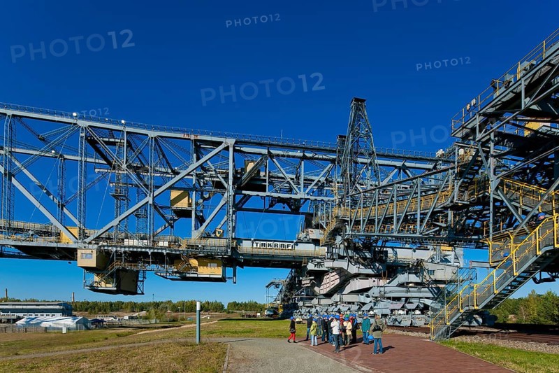 The F60 overburden conveyor bridge visitor mine is located on Bergheider See near the village of Lichterfeld in the district of Elbe-Elster in southern Brandenburg. The F60 overburden conveyor bridge on display here was used from 1991 to 1992 in the Klettwitz-Nord open-cast lignite mine near Klettwitz