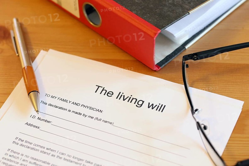 Symbolic image: Healthcare proxy, living will (English)