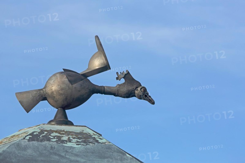 Sculpture Flying Duck by Jürgen Goertz 1995, bird figure, duck figure, bizarre, whimsical, black, bronze, free-standing, Schlossplatz, Promenade, Ansbach, Middle Franconia, Franconia, Bavaria, Germany, Europe