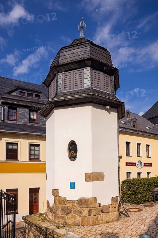 Schwarzenberg/Erzgeb. is a large district town in the Erzgebirge district of Saxony. Built in the 12th century as a fortification to protect a trade route, the small mountain town developed into the centre of the lordship of the same name and the later Schwarzenberg district. Schwarzenberg carillon, Schwarzenberg, Schwarzenberg, Saxony, Germany, Europe