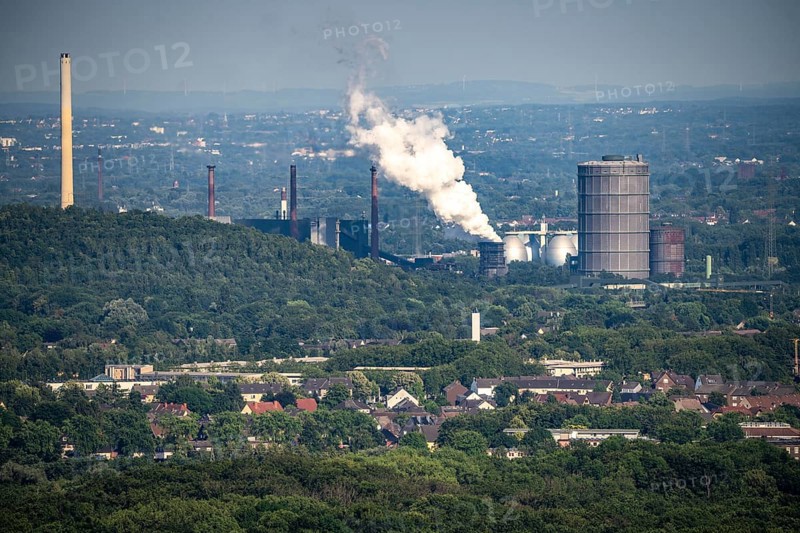 View from the Haniel spoil tip over the green Ruhr landscape to the south-east, over the Köllnischer Wald forest and the Beckstraße spoil tip, Tetraeder, Prosper coking plant in Bottrop, North Rhine-Westphalia, Germany, Europe