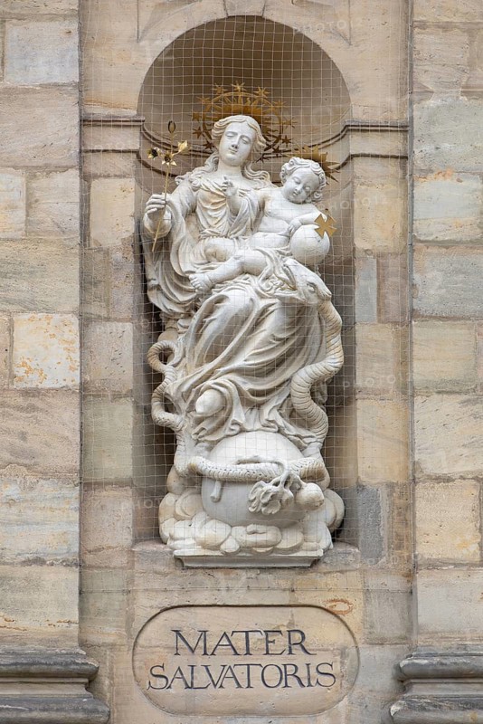 Statue of Maria immaculata, in a niche of St Martin's Church, Bamberg, Upper Franconia, Bavaria, Germany, Europe