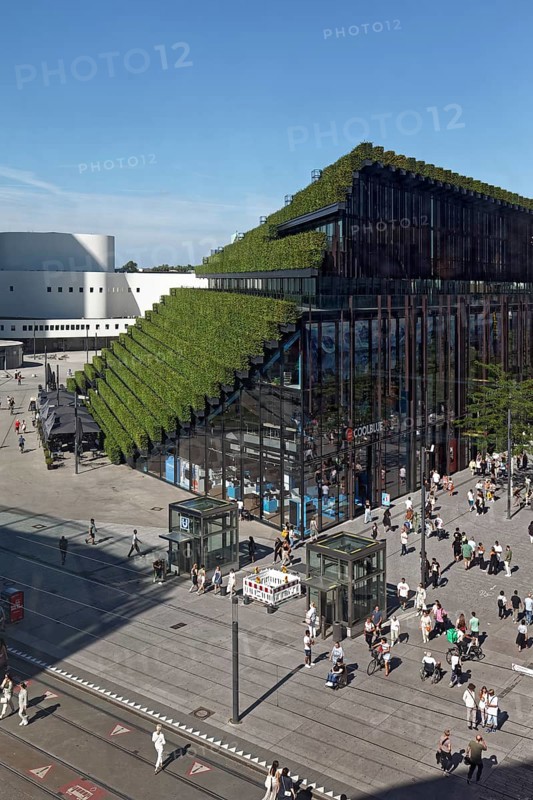 View of Kö-Bogen II with green façade, planted with 30, 000 hornbeams, ecological architecture to improve the climate, architect Christoph Ingenhoven, Düsseldorf, North Rhine--Westphalia, Germany, Europe