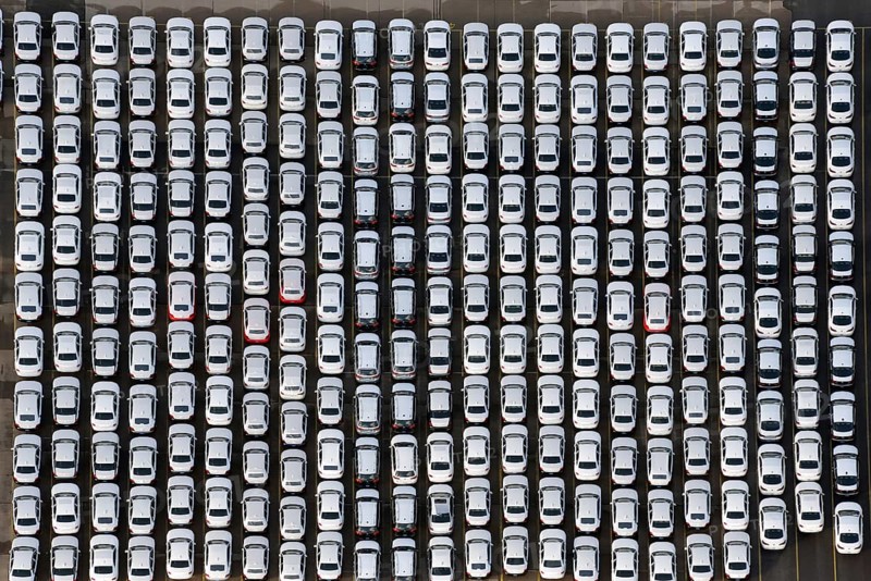Aerial view, motor vehicle, car, passenger car, new car, transport, trade, export, row, university quay, harbour, port of Hamburg
