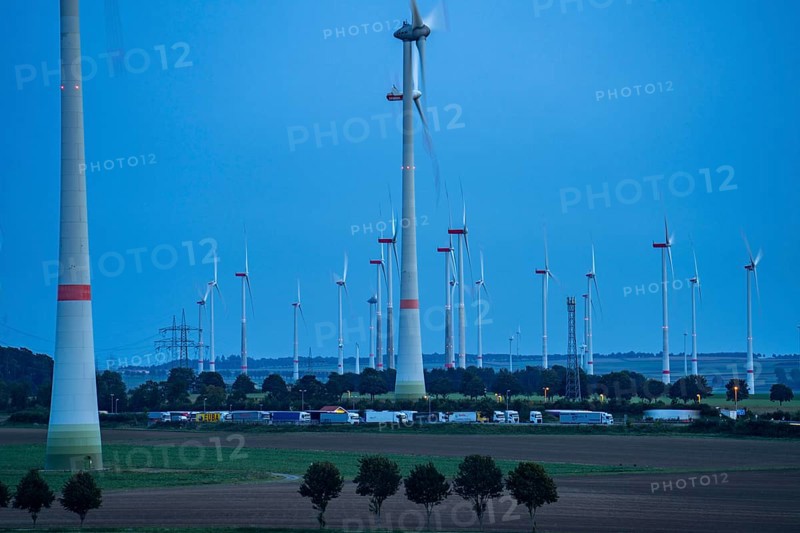 Wind farm, south of the village of Helmern, part of Bad Wünnenberg, Paderborn district, A44 motorway, Sintfeld service area, OWL, North Rhine-Westphalia, Germany, Europe
