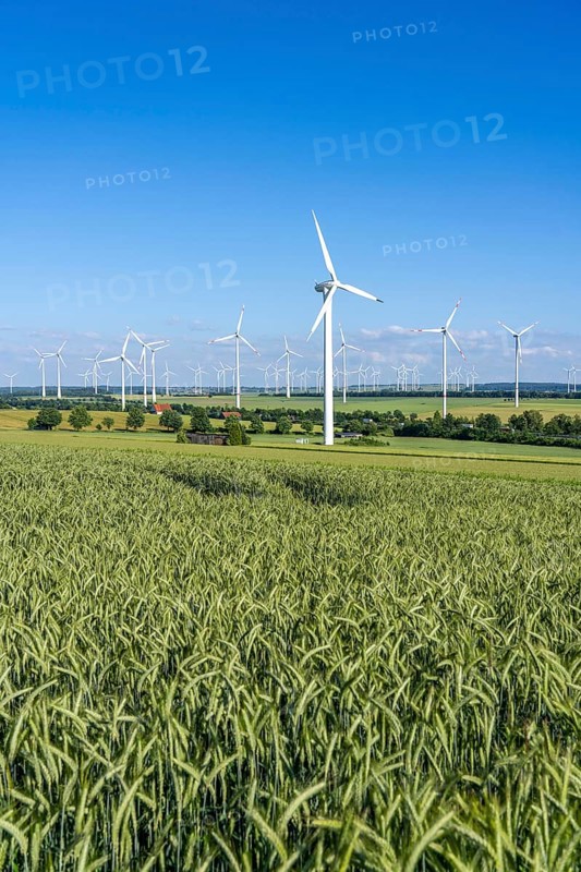 Wind farm north-east of Bad Wünnenberg, East Westphalia Lippe, Paderborn district, with the A44 motorway running through the middle, grain field, North Rhine-Westphalia, Germany, Europe