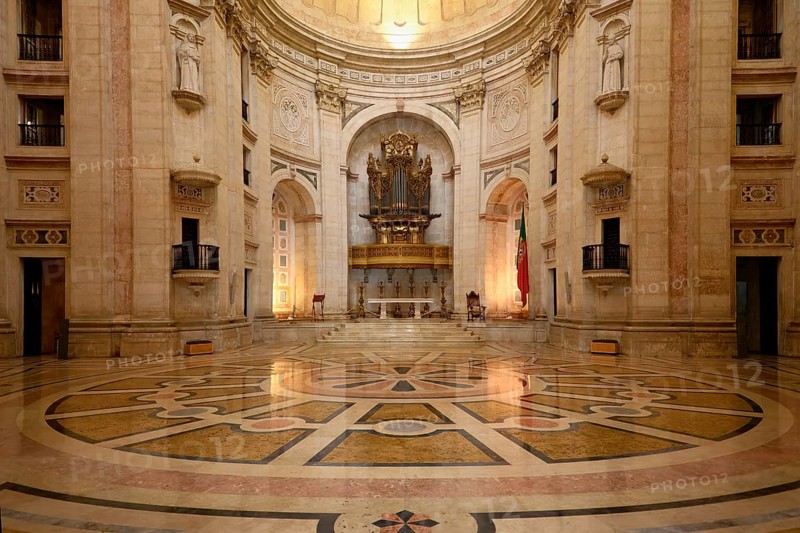 Church of Santa Engracia converted into National Pantheon, Central crossing and naves polychromed marble patterns and pipe organ, Lisbon, Portugal, Europe