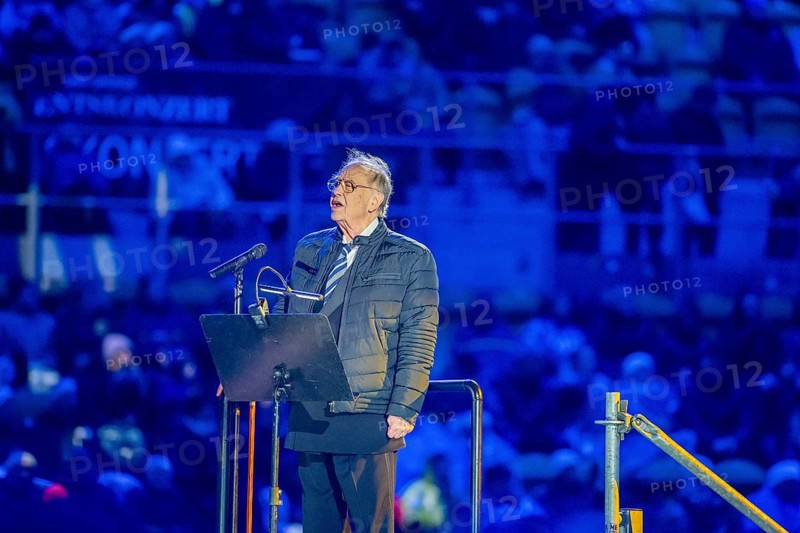 When over 25, 000 visitors flock to the Rudolf Harbig Stadium for the big Advent concert just in front of Christmas, the Christmas festivities begin for many Dresdeners. What began in 2015 as part of the celebrations to mark the anniversary of the world-famous Dresdner Kreuzchor has now established itself as one of the biggest and most beautiful Christmas events in Germany. Singer Rene Kollo, Dresden, Saxony, Germany, Europe