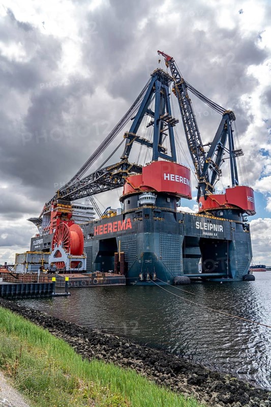 Petroleumhaven, the largest floating crane in the world, Heerema Sleipnir, from Rotterdam, Netherlands