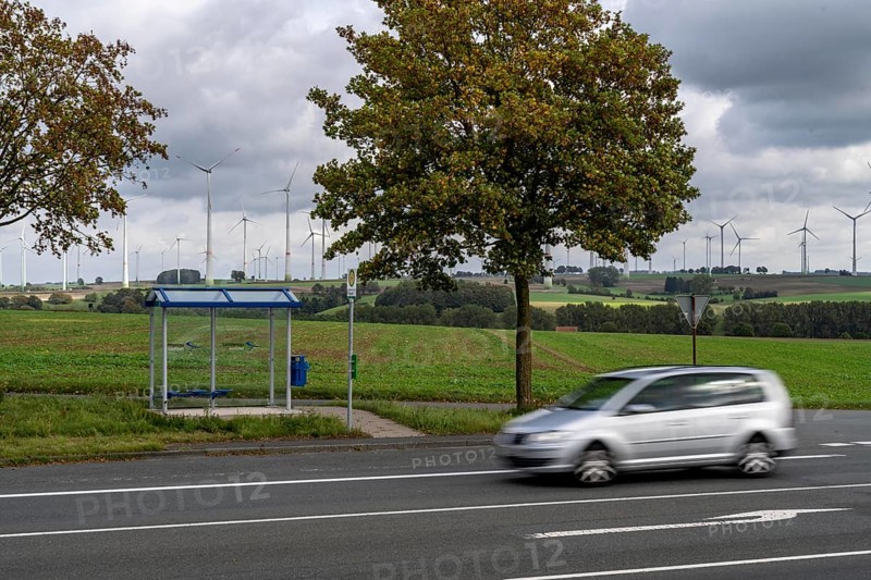 Bus stop in the countryside, on the B68, new, modern bus shelter, line to Warburg, Ostwestfalen Lippe, bus route S 85, Grundsteinheimer Weg stop, north of Lichtenau, Verkehrsverbund fahr mit - Mobil im Hochstift, North Rhine-Westphalia, Germany, Europe