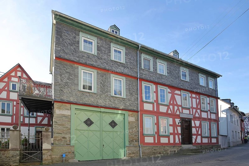Official pharmacy built in 1805, historic half-timbered house, slate house, Runkel, Westerwald, Taunus, Hesse, Germany, Europe