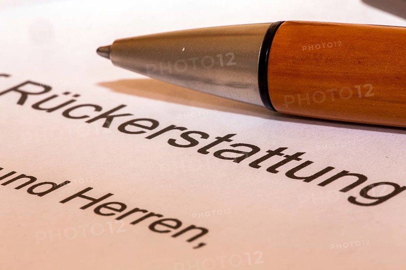 Symbolic image Application for reimbursement: close-up of a cover letter