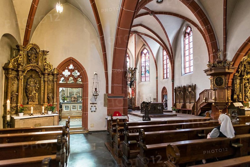 Interior view, St Michael's parish church, Bernkastel-Kues, Moselle, Rhineland-Palatinate, Germany, Europe