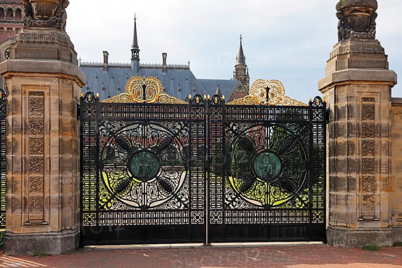 Tor tor to the Peace Palace with depiction of Justitia (left) and Concordia (right), seat of the International Court of Justice of the United Nations, The Hague, Holland, Netherlands