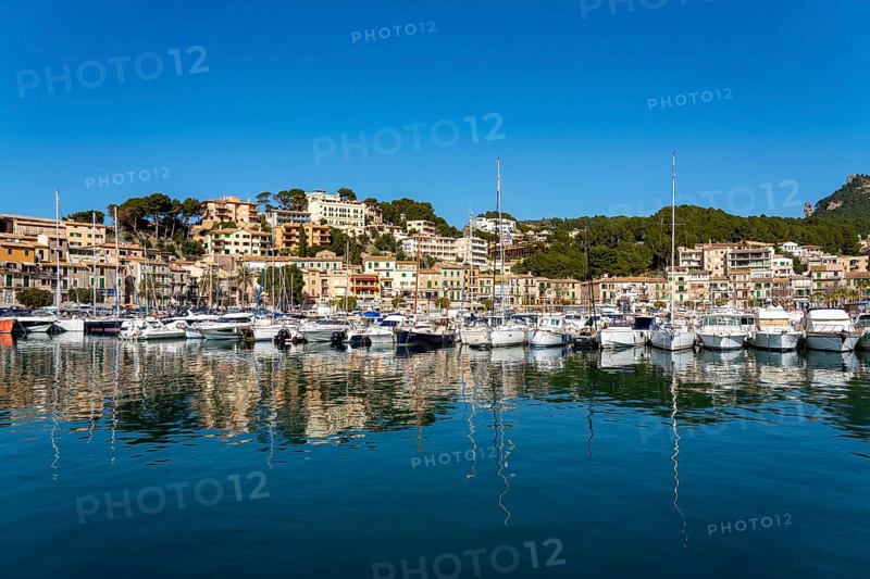 Coastal town of Port de Sóller in the north-west of the island, near Alconàsser, Serra de Tramuntana, Majorca, Spain, Europe